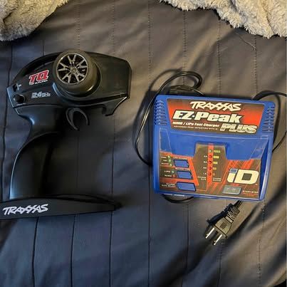 Traxxas TQ Radio + EZ-Peak Plus Charger Bundle (Used)