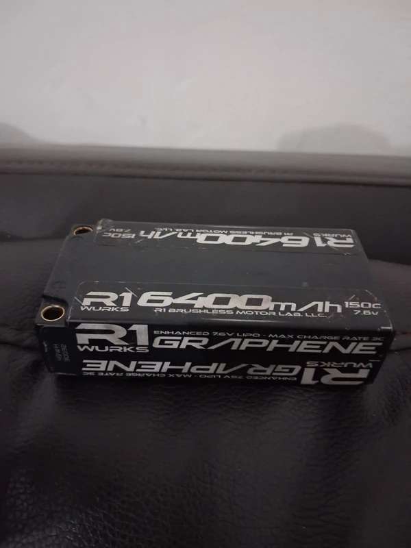 R1 Wurks 6400mAh 150C 2S Shorty LiPo Graphene